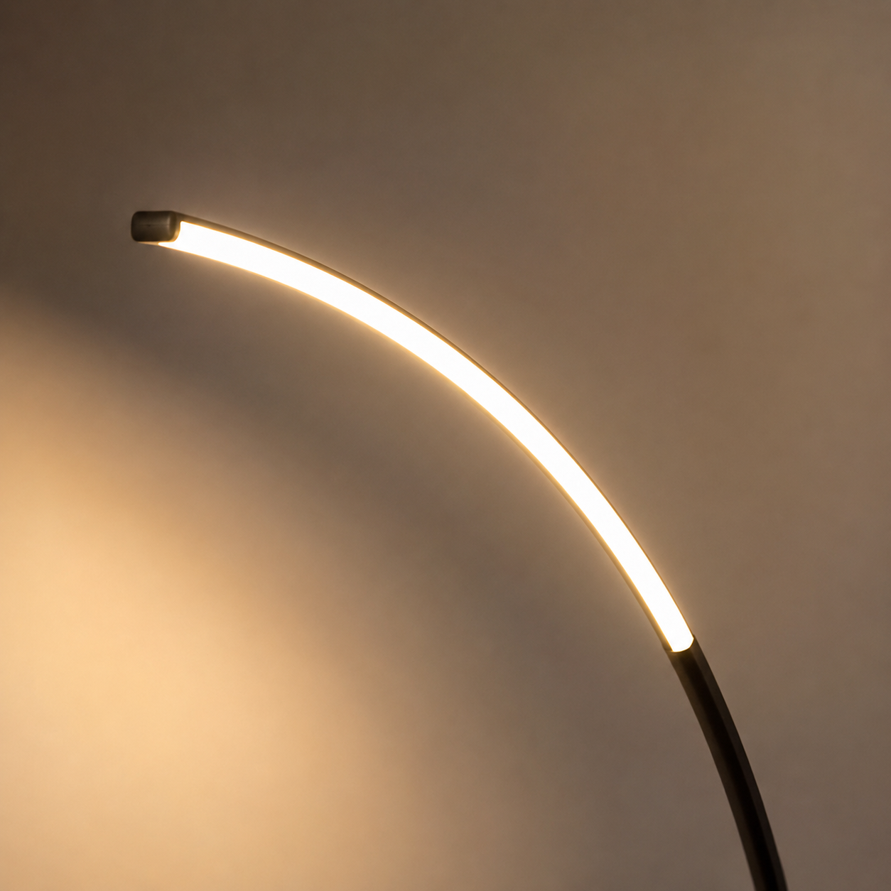Quilla LED Arc Floor Lamp | Dimmable Modern Crescent Standing Light with Remote