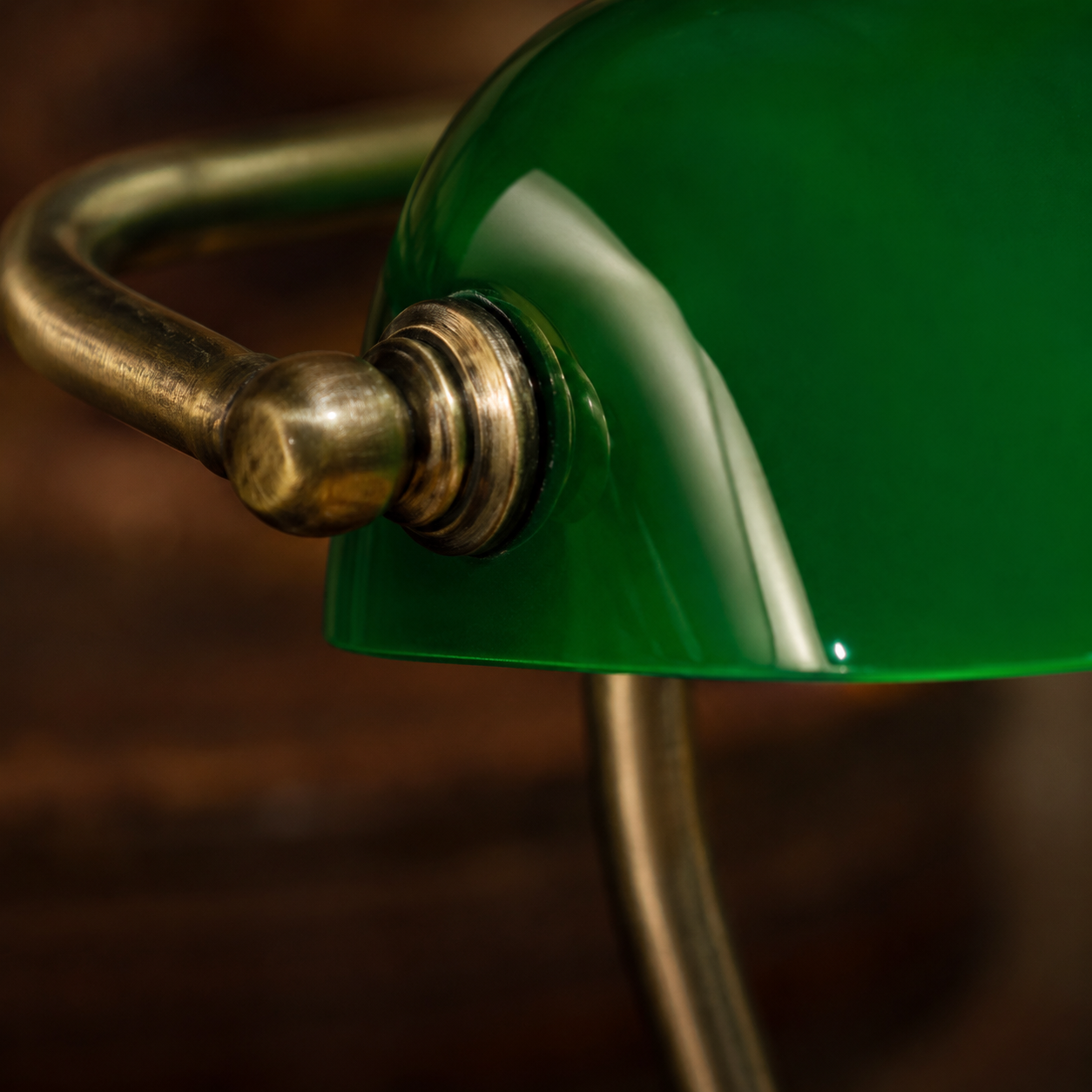 Verdoro Bankers Desk Lamp | Green Glass Office Light