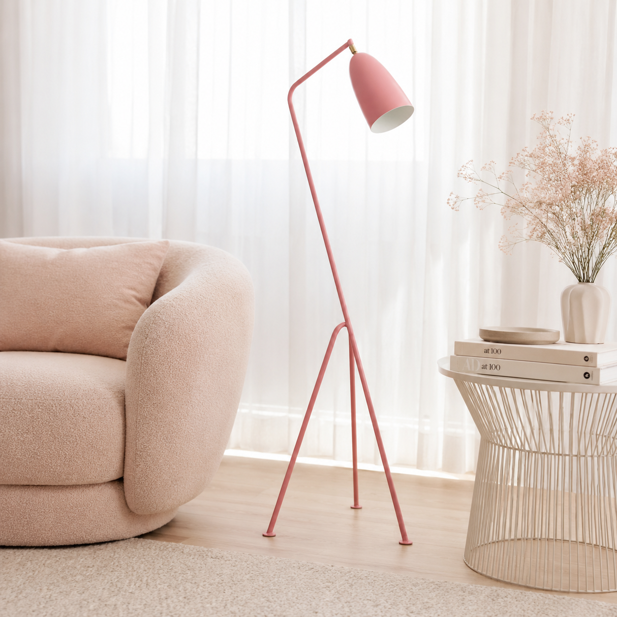 Zirla Leaning Tripod Floor Lamp – Mid Century Metal Standing Light in Seven Colours
